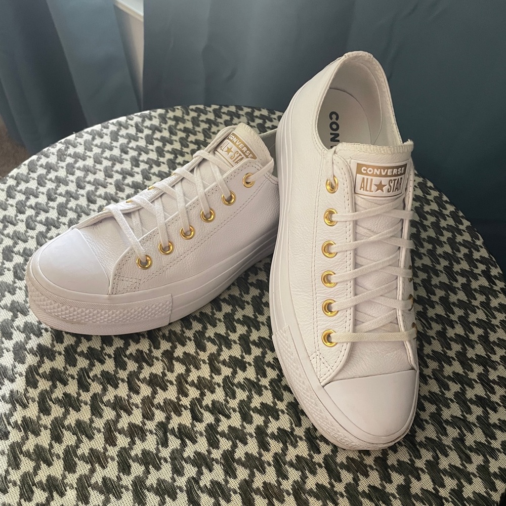 Converse Chuck Taylor All Star Mono White  Classic Leather Womens Size 8.5